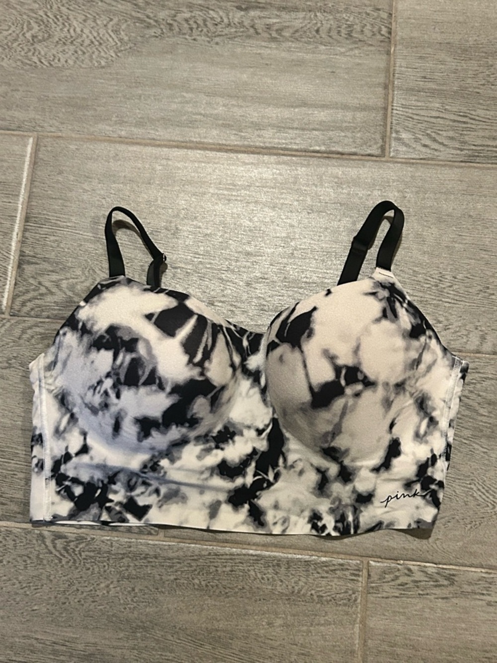 PINK Victoria’s Secret Tie-Dye wireless lightly lined bra - size XL